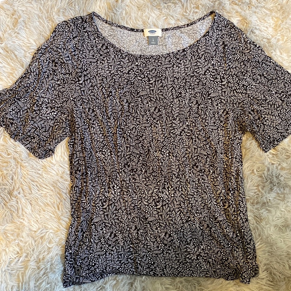 Old Navy short sleeve shirt